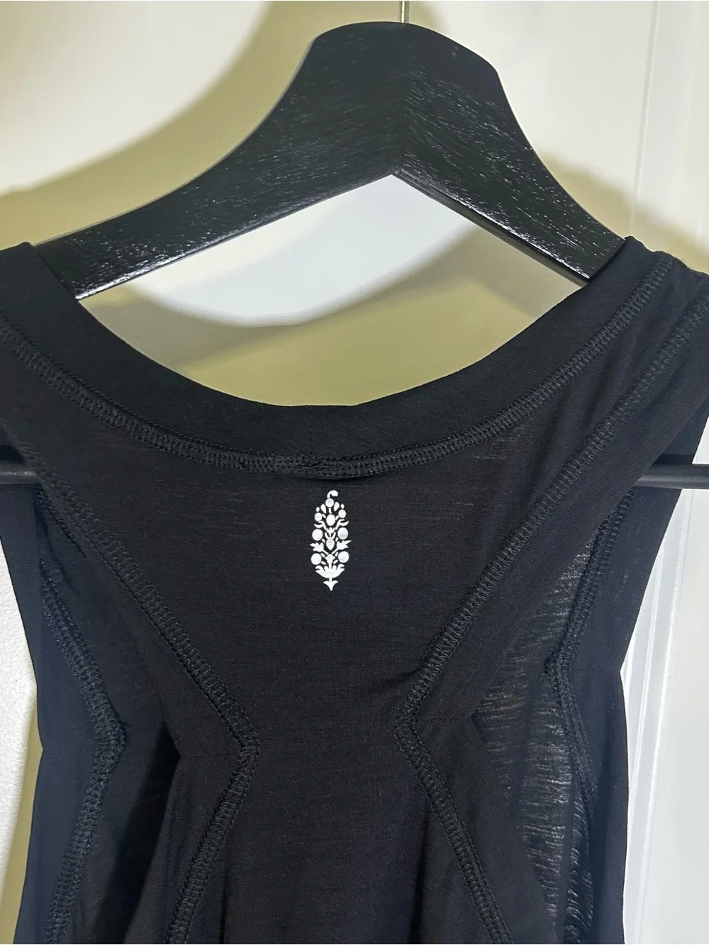 Free People Movement Silver Lining Black Women’s Tempo Tank Top Sz M NWT